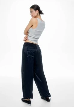 PULL & BEAR Satin Parachute - Broek - Mottled Black -Mode Kleding Winkel 01f9e05b2aca4c0aabb6b44b6bfa31fd