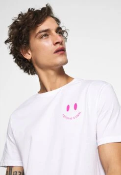 YOURTURN T-Shirt Print - White 11 YOURTURN T-Shirt Print - White -Mode Kleding Winkel 03ad498009f341568db55508455c21bb