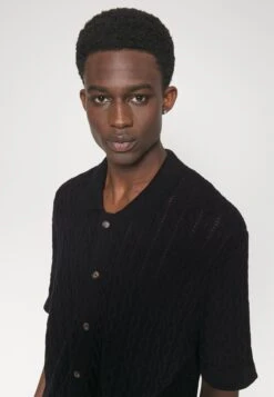 Les Deux Garrett Knitted Shirt - Vest - Black -Mode Kleding Winkel 172728820d46405bbb4c7508f6220ee0