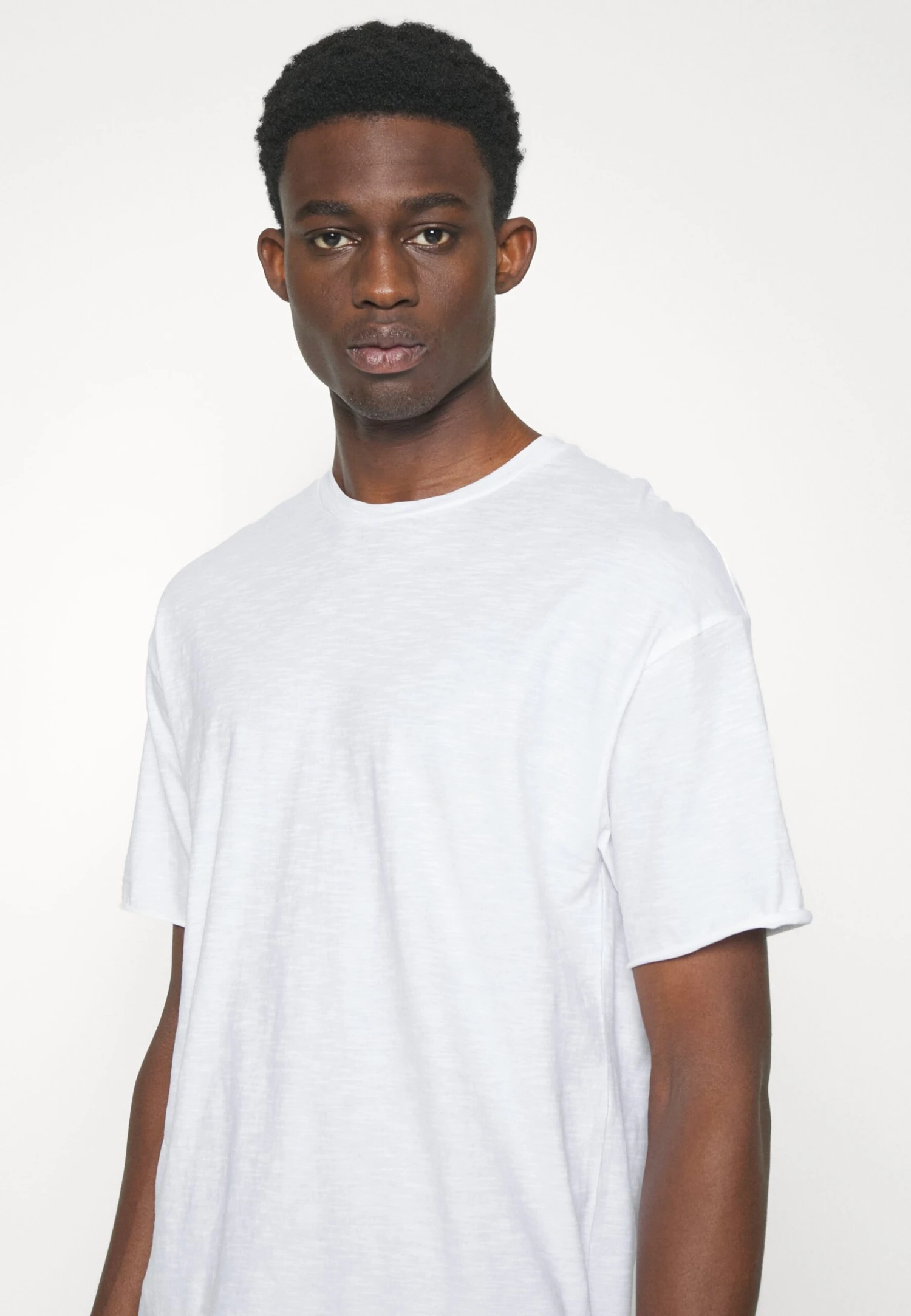DRYKORN Eros - T-Shirt Basic - White 4 DRYKORN Eros - T-Shirt Basic - White - Afbeelding 4