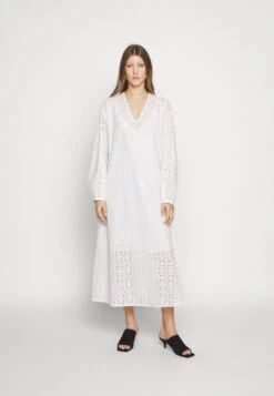 Minimum Pilma - Maxi-Jurk - White -Mode Kleding Winkel 3e9a17cb1d184152a918d30cd1409a9d