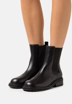 Clarks Tilham Chelsea - Korte Laarzen - Black