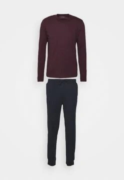 Pier One Pyjama -Dark Blue/Bordeaux 10 Pier One Pyjama -Dark Blue/Bordeaux -Mode Kleding Winkel 44d1a5d0e01745888ac1a74563e21776