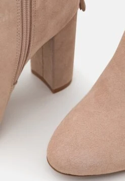 Leather - Laarzen Met Hoge Hak - Beige -Mode Kleding Winkel 46cb7ba4b24644c79690a3cae899d54e