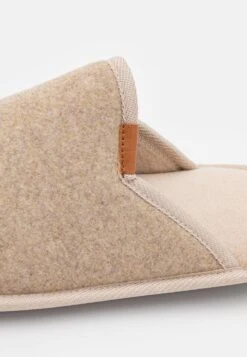 Pier One Pantoffels - Beige -Mode Kleding Winkel 4bb8e183218649be8d160cd154643fa0