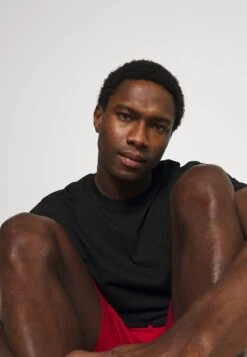 Pier One 3 Pack - Pyjamabroek - Black/Mottled Dark Grey/Red 14 Pier One 3 Pack - Pyjamabroek - Black/Mottled Dark Grey/Red -Mode Kleding Winkel 4f57fa2361ff43dba0b55c4847802e72