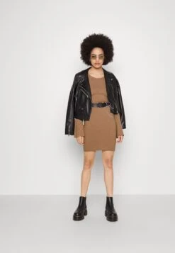 Mode Kleding Winkel -Mode Kleding Winkel 6effdb7e24914912a16c8d6c0869609a