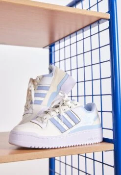 Adidas Originals Forum Bold Stripes W - Sneakers Laag - Off White/Clear Sky/White 10 Adidas Originals Forum Bold Stripes W - Sneakers Laag - Off White/Clear Sky/White -Mode Kleding Winkel 749e9df6dccb4344bbef42f3b6def0f2