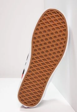 Vans Classic Slip-On- Instappers - Black/True White -Mode Kleding Winkel 7501cd9adb91469fa42290c05b98f6cc