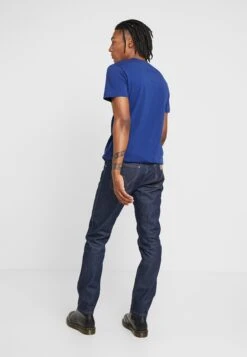 Wrangler Straight Leg Jeans - Dark Blue -Mode Kleding Winkel 7a6f6dff325841c69f4c328e060209c0