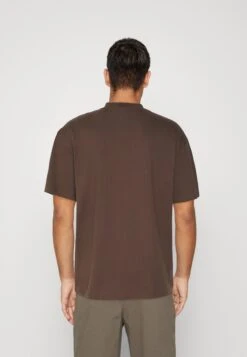 YOURTURN Unisex - T-Shirt Print - Brown -Mode Kleding Winkel 83d34202114a4bb3a0a4c8d1b9a736b1