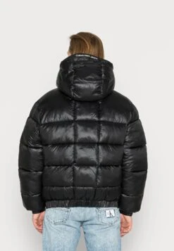 Calvin Klein Jeans Shine Puffer Unisex - Winterjas - Black -Mode Kleding Winkel 85c58a82996848ac800cbe53f109c9fe