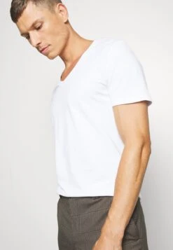 Pier One 2 Pack - T-Shirt Basic - White 11 Pier One 2 Pack - T-Shirt Basic - White -Mode Kleding Winkel 8a50f47374ab42e380a66ae8b1778f0e