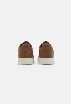 Pier One Unisex - Sneakers Laag - Cognac -Mode Kleding Winkel 8fc46a00bfc54014b9ab0c4b860fd9e9