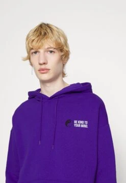 YOURTURN Kindness Hoodie - Sweater - Purple -Mode Kleding Winkel 95311e2e1d884aa6b5a6ff7149574500