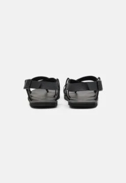 Pier One Teensandalen - Black 8 Pier One Teensandalen - Black -Mode Kleding Winkel 9ad91d98846040dfb34cddea19eecf04