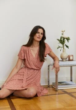 Mode Kleding Winkel 15 Anna Field Jurk - Brown/White