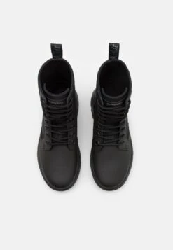 Dr. Martens Combs Ii Unisex - Veterboots - Black -Mode Kleding Winkel a4c06f52e39d4cc288bcf0f9447602de
