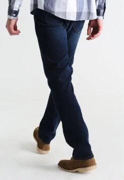 Pier One Basic - Straight Leg Jeans - Dark Blue Denim -Mode Kleding Winkel a4ebfb4549ae43cc8fd6ef9a34b37b32