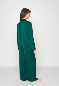 Anna Field Gift Box Pj Set - Pyjama - Green -Mode Kleding Winkel a667a230e1e0450db65306711a2d6272