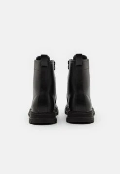 Pier One Veterboots - Black 8 Pier One Veterboots - Black -Mode Kleding Winkel a751f874666c42f59d1b40875ca64caf