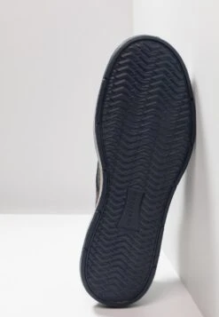 Skechers Moreno - Sneakers Laag - Navy 10 Skechers Moreno - Sneakers Laag - Navy -Mode Kleding Winkel ac7853565eb042ad8439b8997256f5da