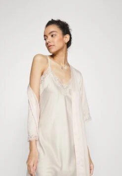 Anna Field Bridal Nightie / 003 - Off-White - Nachtjapon - 003 - Off-White -Mode Kleding Winkel b0d5595a3a9e44e28968fba66029159e