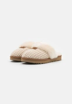 Ugg Cozy - Pantoffels - Cream -Mode Kleding Winkel b447d3eb2eee4d598de74ea451e5634d