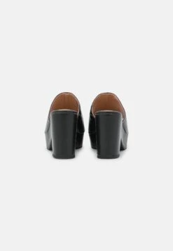 Wide Fit - Muiltjes Met Hak - Black 9 Wide Fit - Muiltjes Met Hak - Black -Mode Kleding Winkel b55520beef73467197135975547764b9