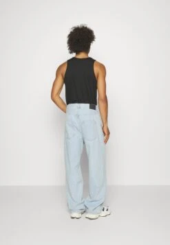 YOURTURN Baggy Jeans Unisex - Relaxed Fit Jeans - Light Blue Denim -Mode Kleding Winkel b5a3a98eb1c846b6896614b68e538ab7