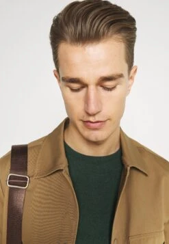 Pier One Basic Crewneck - Trui - Mottled Dark Green -Mode Kleding Winkel c4a75157027844b18a449c0bf30f39e5