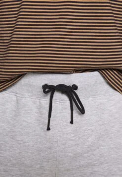 Pier One 2 Pack - Shorts -Light Grey /Black 8 Pier One 2 Pack - Shorts -Light Grey /Black -Mode Kleding Winkel c4d577d8c6314b53bc4b281d9e735af0