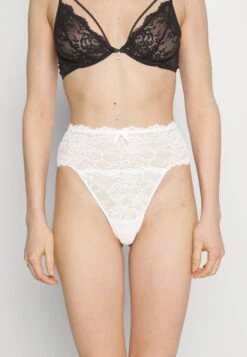 Anna Field 5 Pack - String -Red -Mode Kleding Winkel c5111b68e75a4a1db36fc7df1394860a