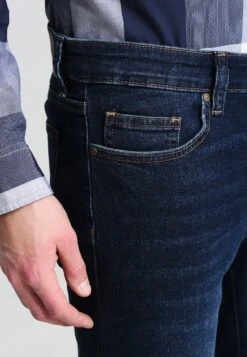 Pier One Basic - Straight Leg Jeans - Dark Blue Denim -Mode Kleding Winkel cab4c5a817d8404784a40aa6e7e7d551