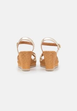 Tamaris Sandalen Met Hoge Hak - Light Gold -Mode Kleding Winkel cbb88e47f4a1448ab03db8d2d127c635