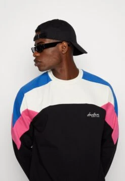 Kaotiko Crew Dru Unisex - Sweater - Ivory/Black/Royal/Fuxia -Mode Kleding Winkel ce79c7d5746741fa861651ecb2bee09a