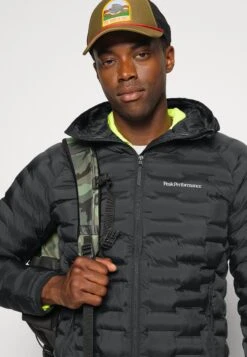 Peak Performance Argon Light Hood Jacket - Outdoorjas - Black -Mode Kleding Winkel cf03bcc8fed046be99978f6ef29424c7
