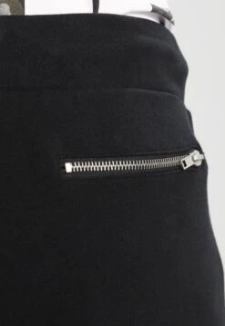 Pier One Biker Jogger - Trainingsbroek - Black 9 Pier One Biker Jogger - Trainingsbroek - Black -Mode Kleding Winkel d14f4d3e23264a23856a525cf94a989d