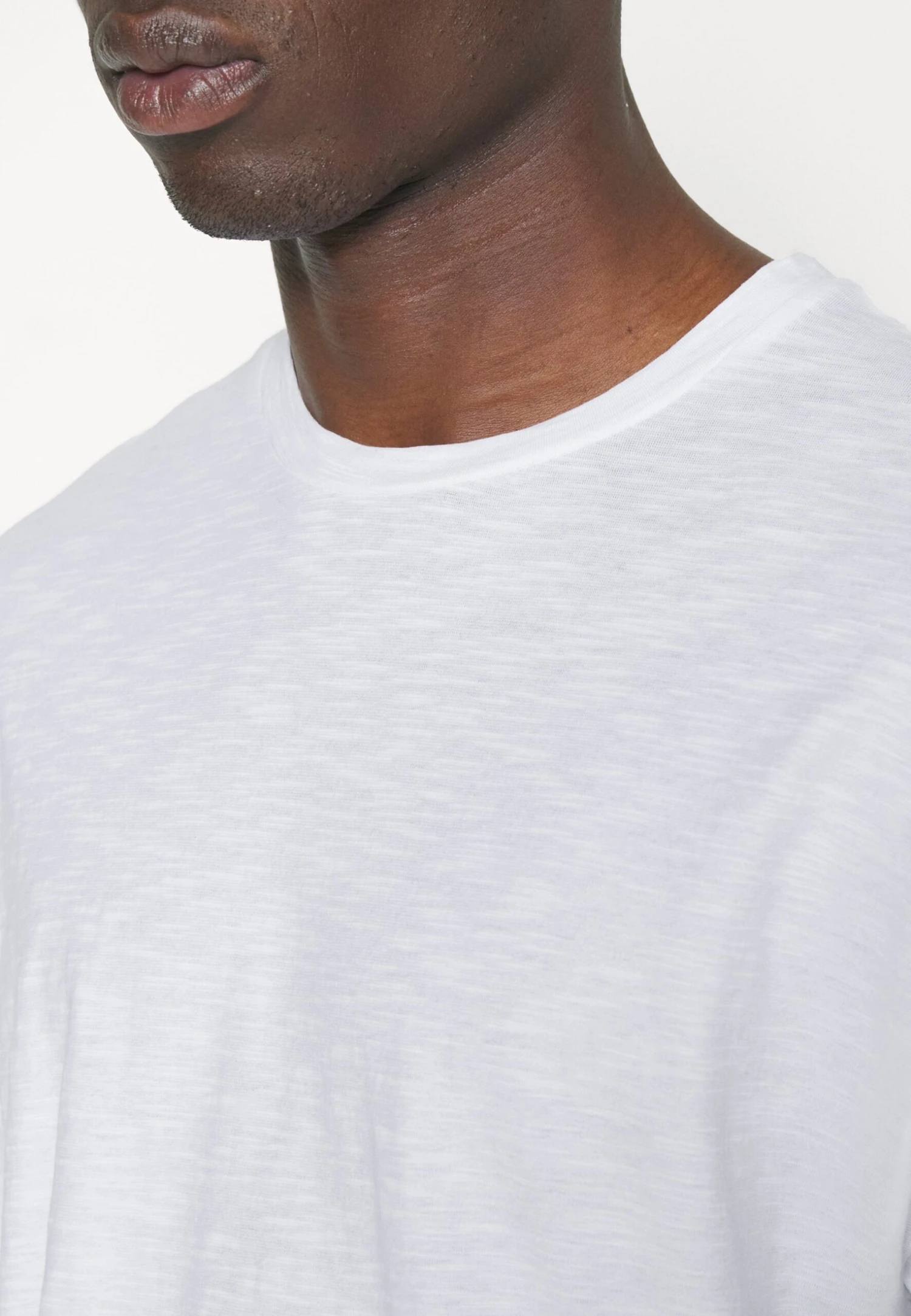 DRYKORN Eros - T-Shirt Basic - White 6 DRYKORN Eros - T-Shirt Basic - White - Afbeelding 6