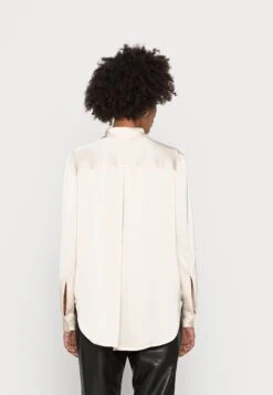Anna Field Overhemdblouse - Nude 7 Anna Field Overhemdblouse - Nude -Mode Kleding Winkel d440f1564b214990b8800f83f8491c11