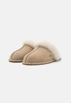 Ugg Scuffette - Pantoffels - Mustard Seed/Natural 8 Ugg Scuffette - Pantoffels - Mustard Seed/Natural -Mode Kleding Winkel d95b8fa72fdd4e1ab77c492f1e561c8e