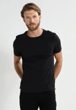Pier One 2 Pack - T-Shirt Basic - Black 7 Pier One 2 Pack - T-Shirt Basic - Black -Mode Kleding Winkel dee66c7e2e734d18983e6a98b1cdab15