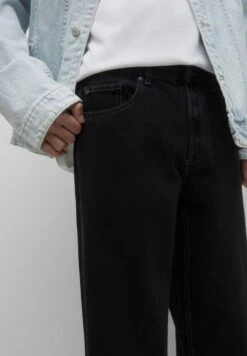 PULL & BEAR Wide - Relaxed Fit Jeans - Black 10 PULL & BEAR Wide - Relaxed Fit Jeans - Black -Mode Kleding Winkel e253f85c920b48d4a8b1d7e4ff8137b7