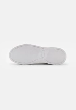 Pier One Unisex - Sneakers Laag - White 10 Pier One Unisex - Sneakers Laag - White -Mode Kleding Winkel e2a5a64afecd4f079860774a1a970a80