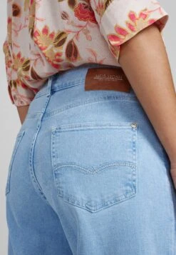 Mos Mosh Hailee Boyd - Bootcut Jeans - Light Blue 9 Mos Mosh Hailee Boyd - Bootcut Jeans - Light Blue -Mode Kleding Winkel e6ce3dc69f9e47569e608fe7648d703d