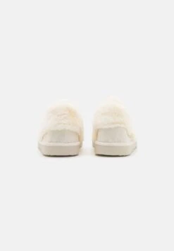 Pier One Pantoffels - White 9 Pier One Pantoffels - White -Mode Kleding Winkel e95c473c042849e39cad888ba96babb2
