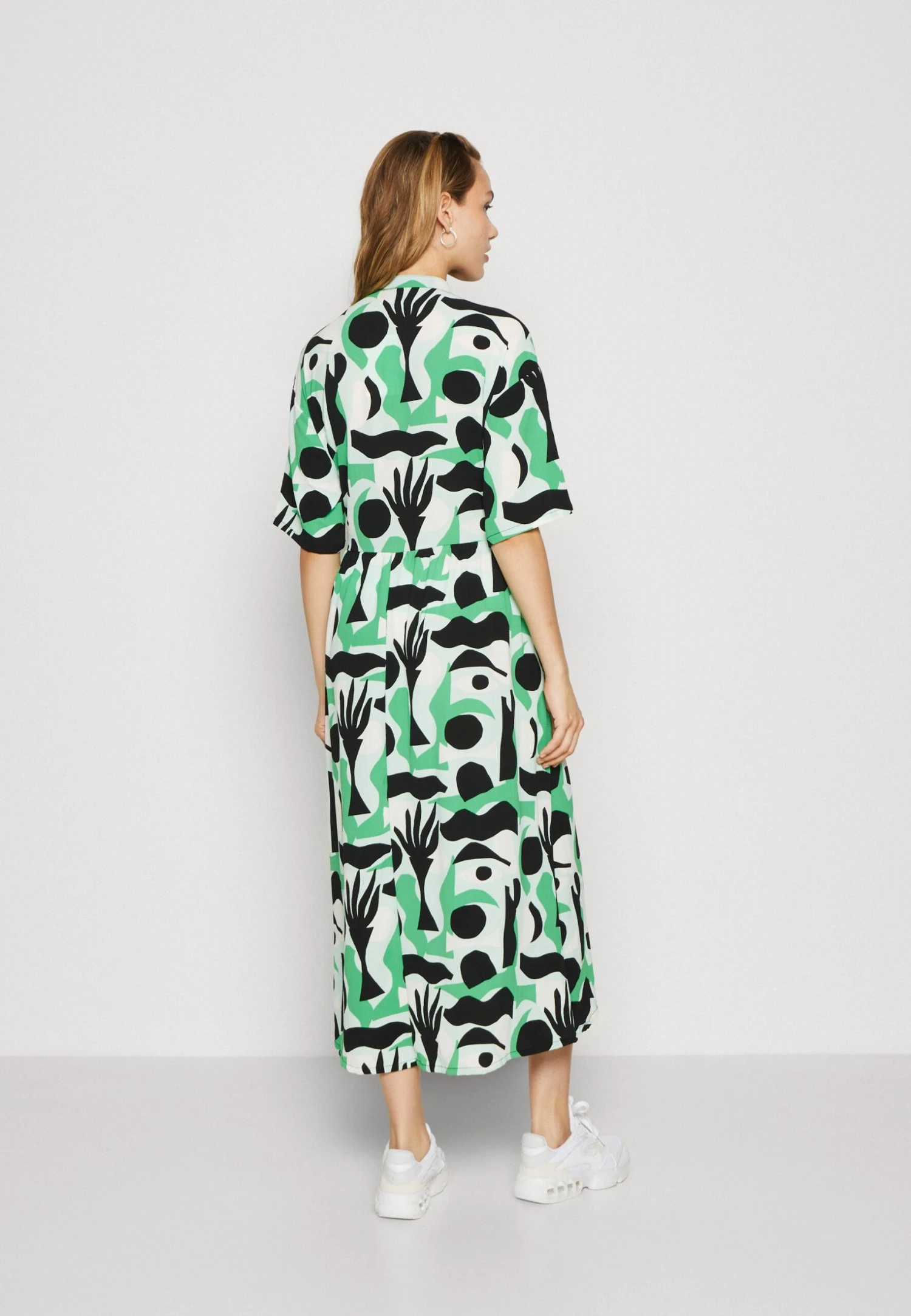 Monki Blousejurk - Green Lisendna 3 Monki Blousejurk - Green Lisendna - Afbeelding 3
