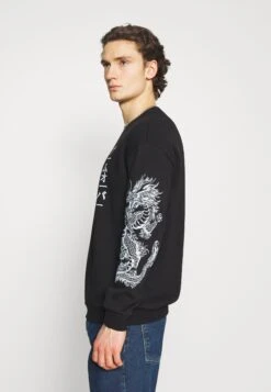 YOURTURN Sweater - Black 12 YOURTURN Sweater - Black -Mode Kleding Winkel efe317ba193142b180f368b1c2b9dde3