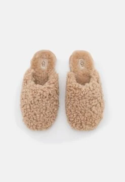Ugg Maxi Curly Slide - Pantoffels - Sand -Mode Kleding Winkel f453644d60ea4dbbbff756127bea6510